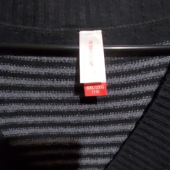 Sweater - Picture 2 of 4